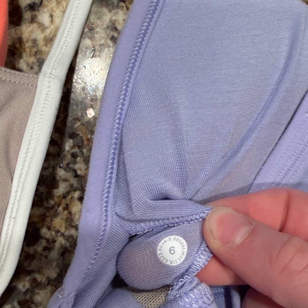 Set of Four Sports lululemon Bras in Various Colors - Picture 6 of 6